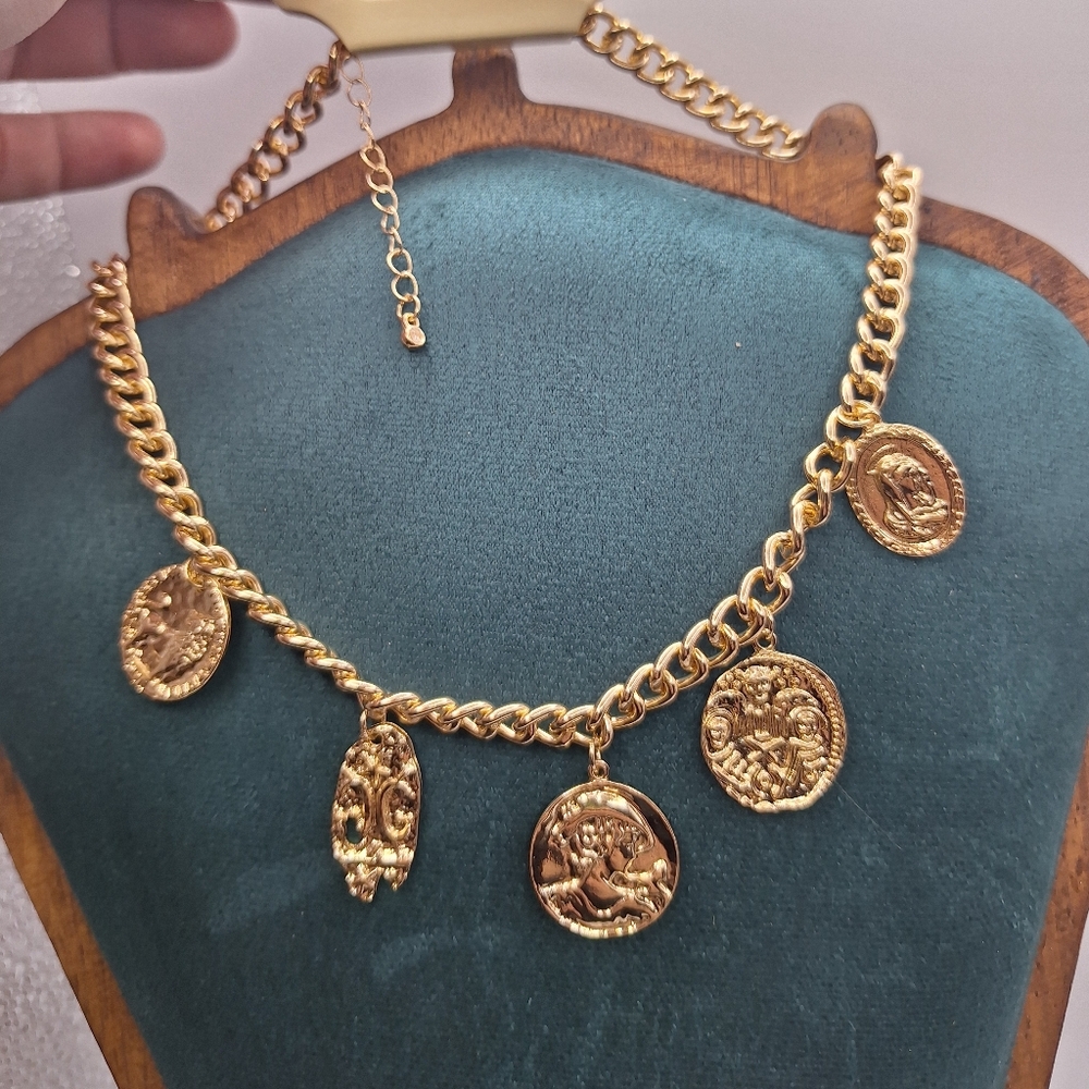 Gold Coin Charm Necklace Chunky Chain Vintage Style NWT - Picture 1 of 6